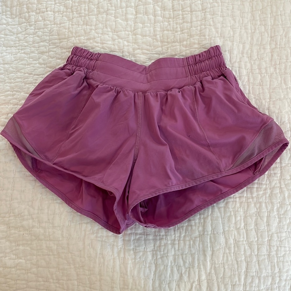 Lululemon size 2 Hotty Hot shorts 2.5 inch